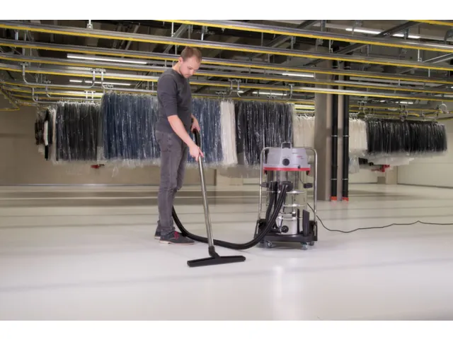 aspirateurs eau et poussière,2600 W,volume d'air 2x70 l/sec
