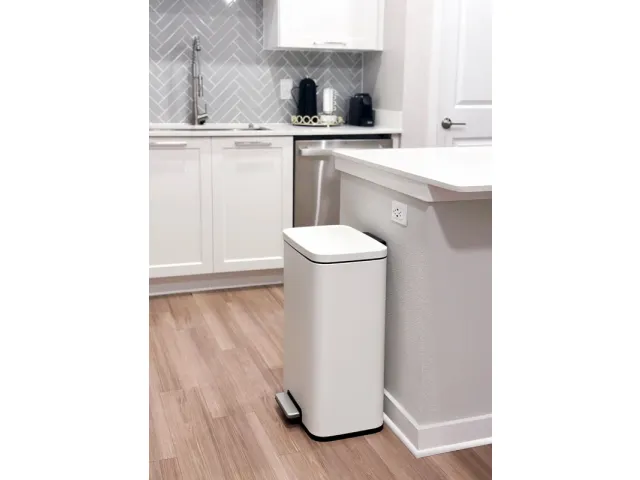 Madison Pedaalemmer 50 liter Mat Wit