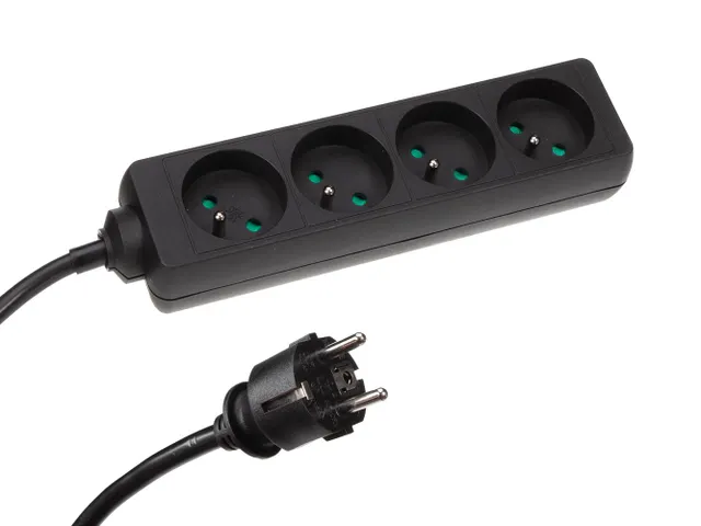 Multiprise à 4 Prises Avec Gaine thermorétractable - 3G1.5 - 1,5m -