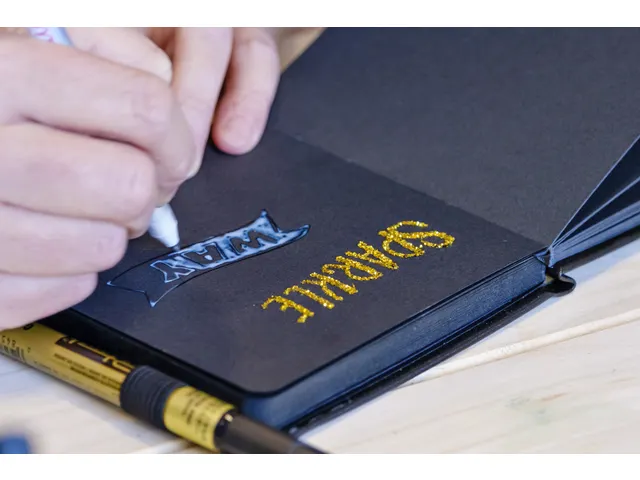 Schetsboek Sakura 80 witte vellen 140gr 90x140mm zwart