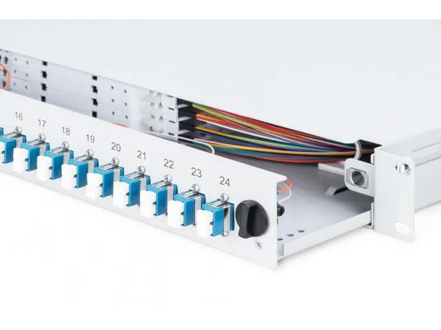 LWL-splicebox 1U uitgerust 24x LC DX OS2 incl. splicecassette