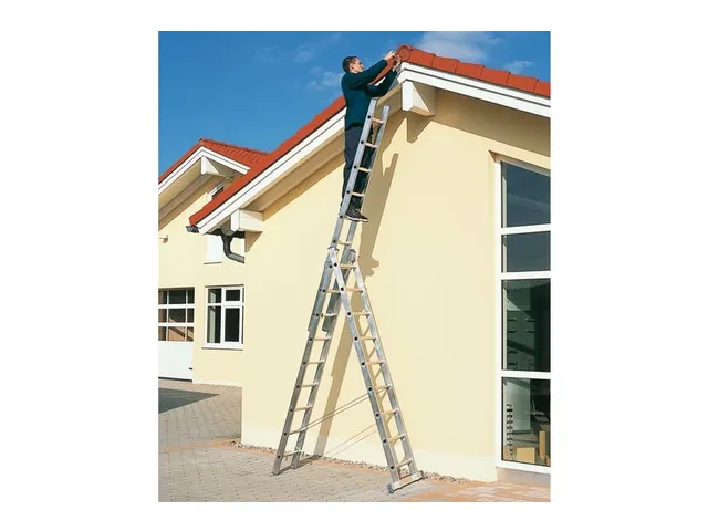 échelle télescopique polyvalente,3x8 échelons,lisse L 2,42-5,25m,al