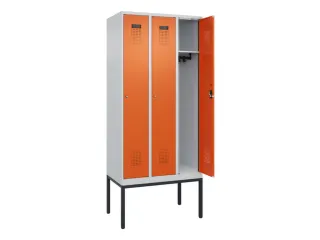 locker,HxBxD 2120x900x500mm,3vak,vak B 300mm,cil.-slot,voetonderstel - 1