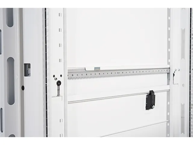 APC NetShelter SX 42U 600mm(b) x 1070mm(d) 19 inch IT rack, behuizing