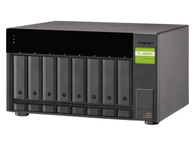 8x 2.5 inch/3.5 inch SATA, 1x USB 3.2 Gen 2 Type-C, 250 W PSU, 100-240