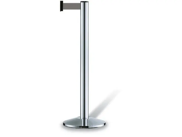 afbakeningssysteem paal chroom met riem L 3.7m bandkleur oranje