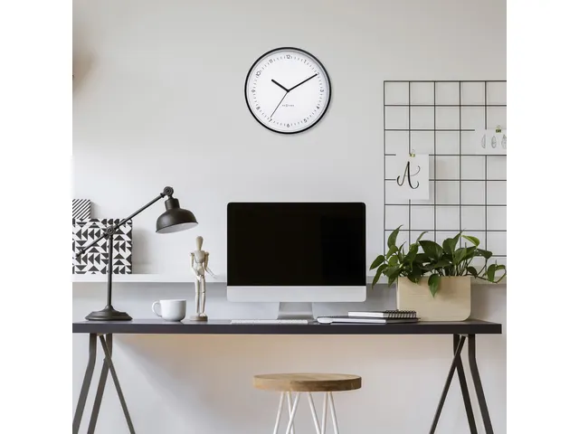 Horloge murale NeXtime Berlin de 30 cm en aluminium blanc