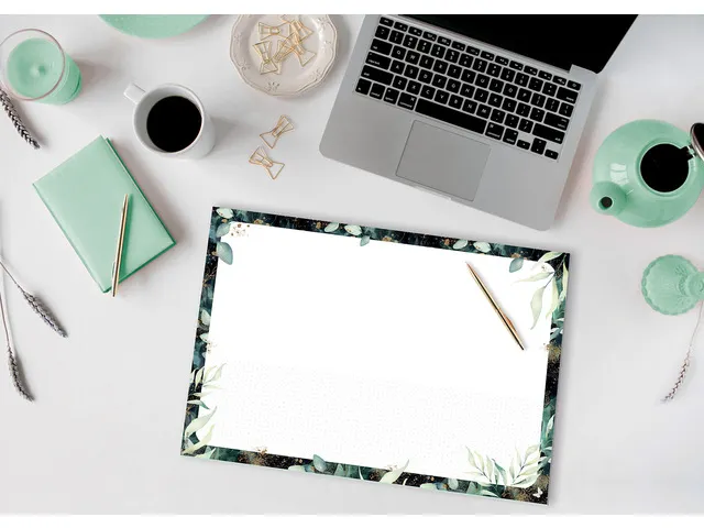 Weekplanner Beauty A4 liggend GRATIS bureauonderlegger Glamorous Leave