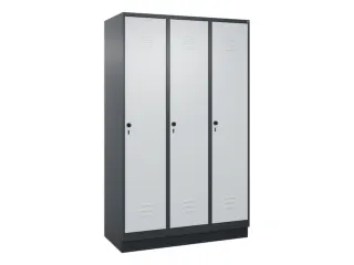 locker,HxBxD 1950x1200x500mm,3vak,vak B 400mm,draaigrendel,sokkel - 1