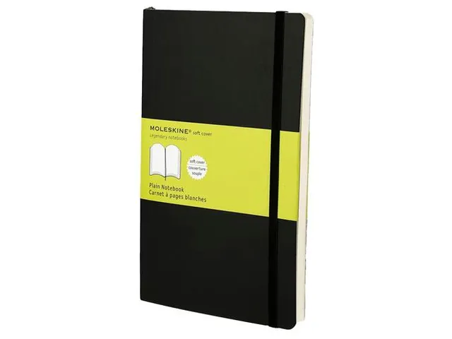 Notitieboek Moleskine large 130x210mm blanco soft cover zwart