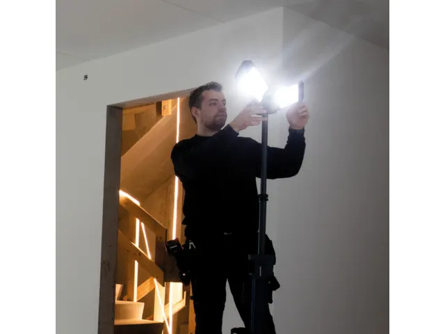 floodlight-straler,120 LED,5000lumen,statief,straalhoek 110 °