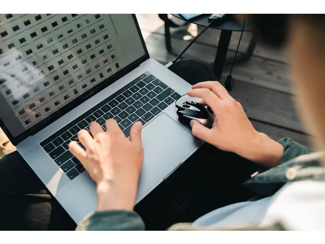 Verbatim Go Mini muis Ambidexter kabel optisch 1000DPI zwart