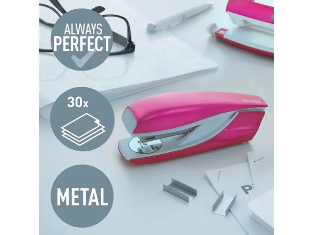 Nietmachine Leitz WOW NeXXt 30vel 24/6 roze