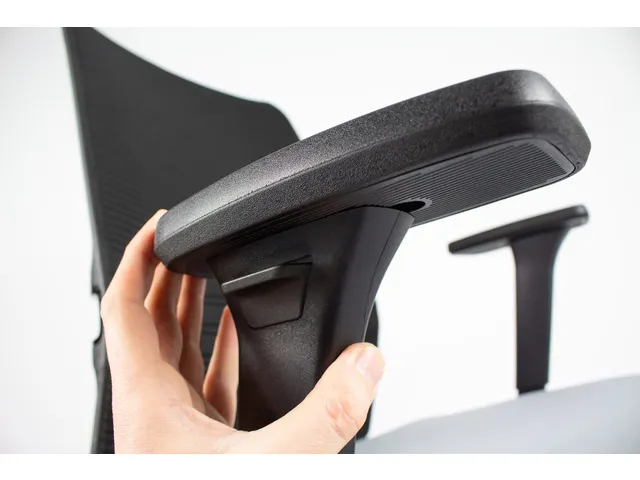 Bureaustoel EN1335 Linea Omnia 01 zwart/grijs met 3D armleuning en alu