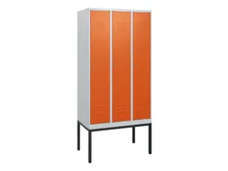 locker,HxBxD 1950x900x500mm,3vak,vak B 300mm,cil.-slot,voetonderstel