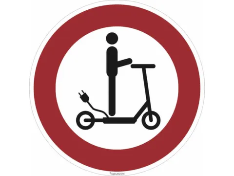 panneau d'interdiction Passage interdit aux trottinettes électriques