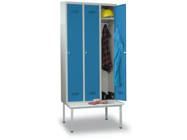 locker met bank,HxBxD 2150x1200x500mm,3vak,RAL7035,front RAL5012