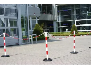 Kunststof Kettingstaanderset Geel Zwart Achthoekige Voet 6 Palen - 2