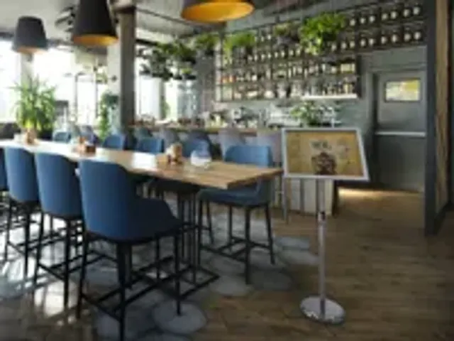 OUTLET Vloerstandaard met aluminium kliklijst A3