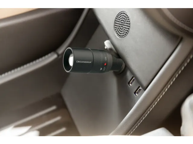 zaklamp,LED,130lumen,aansluiting v. sigarettenaansteker