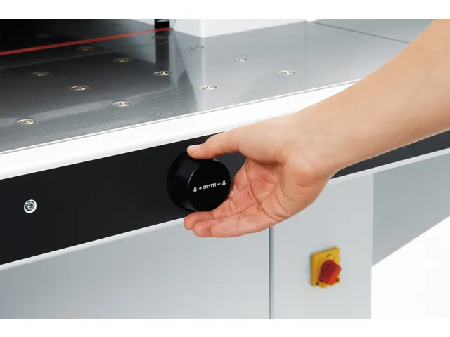 Stapelsnijmachine A3 Ideal 5560 hydraulisch onderstel voetpedaal