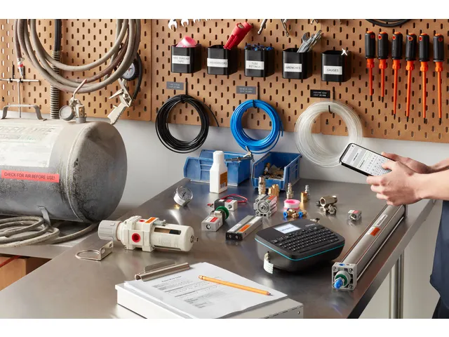 Labelprinter 2197370 Dymo LabelManager 640CB qwerty 24mm