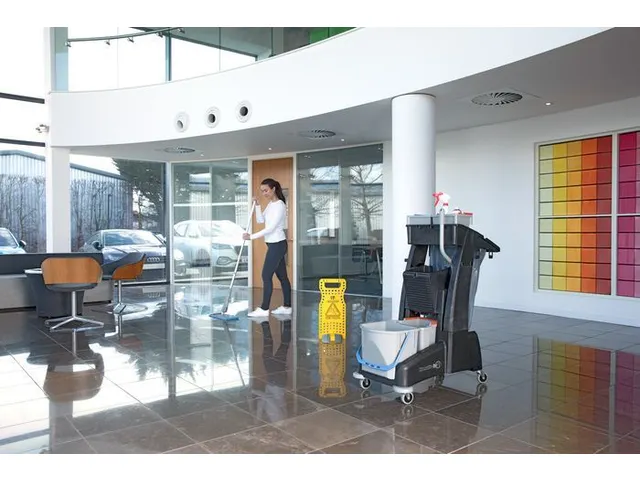 Compacte ReFlo MULTI-Matic werkwagen MM4