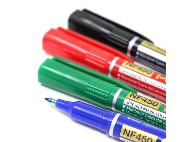 Marqueur permanent Pentel NF450-C pointe extra fine 1,2mm bleu