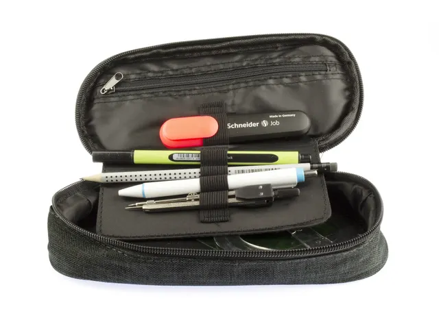 Etui Kangaro met inleg zwart ca 22x5x9cm