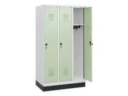 schoollocker,HxBxD 1630x900x500mm,3vak,vak B 300mm,draaigrendel,sokkel
