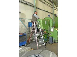trapladder,beide zijden,2x8treden,Stand H 1,38m,balk L 2,05m,aluminium - 3