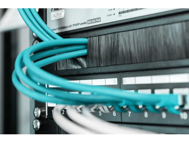 1U kabelborstelstrip open voor 483 mm (19 inch) kasten Zwart