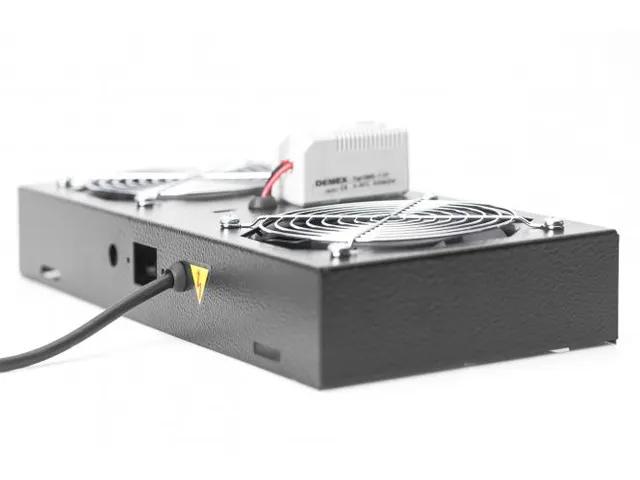 Dakventilatorunit voor 483 mm (19 inch) wandbehuizing Zwart