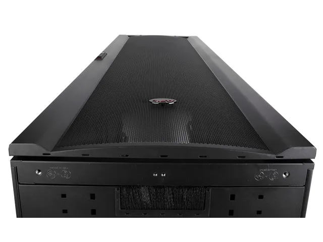 APC AR3100 NetShelter SX 42U 600mm(b) x 1070mm(d) 19 inch IT rack, beh