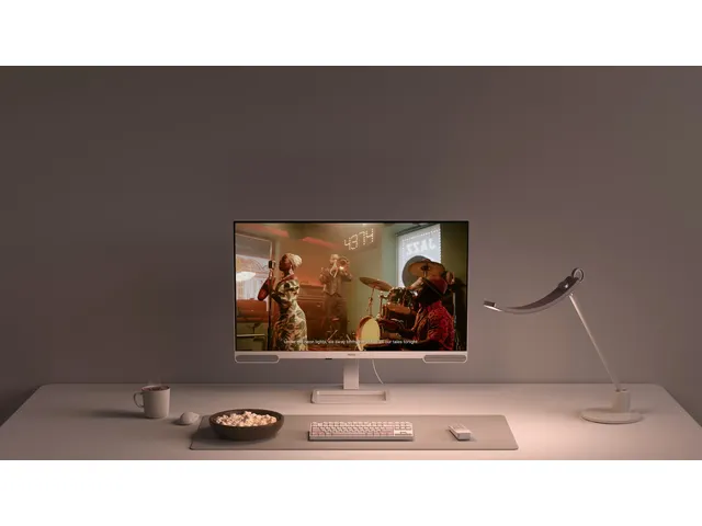 Monitor Ew3290U 31.5 inch 16:9 3840X21601000:1 5Ms