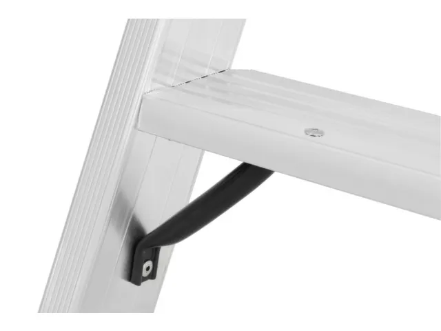 escabeau industriel,double face,2x9marches,Hauteur 1,61m,lisse L 2,28m