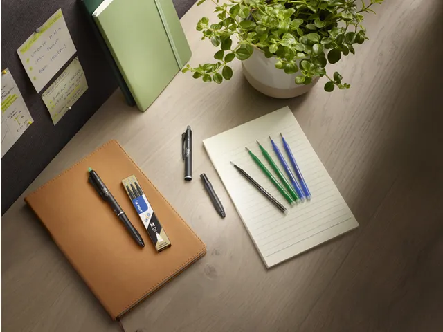 Roller PILOT FriXion Ball Plus Medium vert