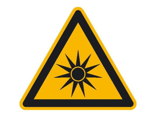 waarschuwingsbord,v. binnen/buiten,Waarschuwing voor optische straling