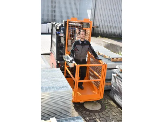 plateforme de travail,DE,force 300kg,HxlxP 2355x1300x1040mm