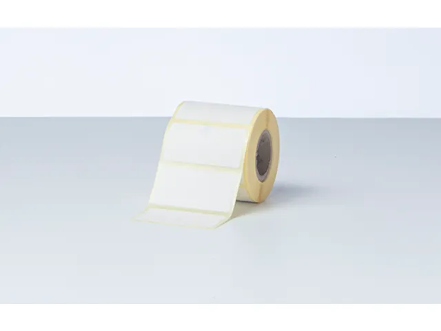Brother BDE-1J026051-060 voorgestanste labelrol met witte labels van 5