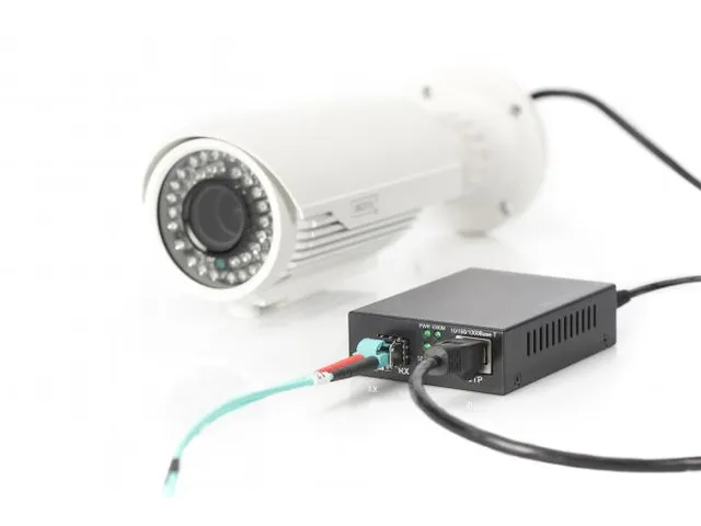 Gigabit PoE Media Converter RJ45/SFP PSE 802.3at 30W tot 80 km