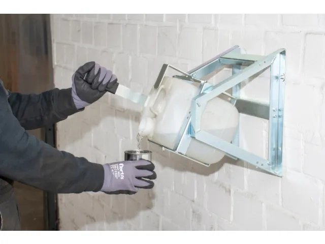 - Accessoires pour jerrycans pour 5 litres H x l x P 520 x 270