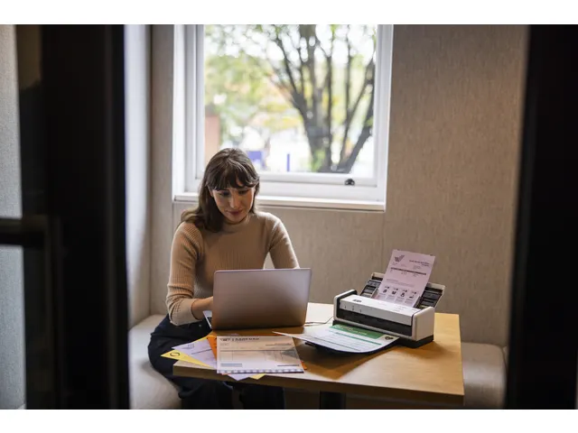 Scanner Brother ADS-1300