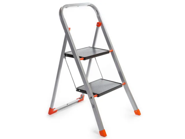 Huishoudtrap met hoge beugel 2 treden antislip inklapbaar tot 150 kg