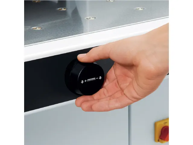 Stapelsnijmachine A3 Ideal 5560 Luchttafel Hydraulisch