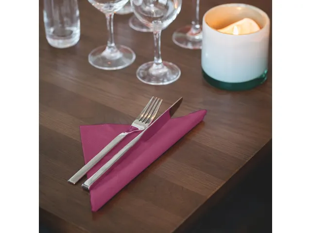 Tork 477775 Soft Dinnerservet Advanced Paars 39x39cm
