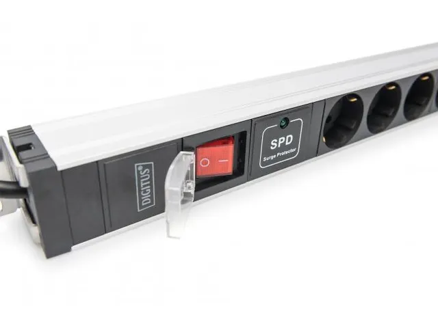 Stekkerdoos Met Aluminium Profiel Met Schakelaar 12-voudig stopcontact