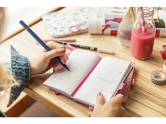 Weekagenda Flair A5 2027 (NL/FR/EN/DU) Mango Yellow Hardcover