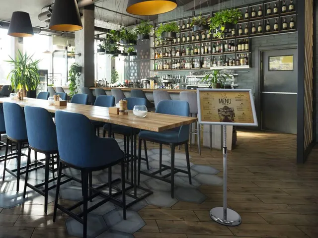 Support information sur pied avec cadre clipsable A3 aluminium