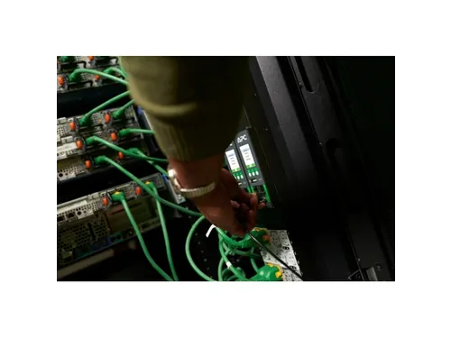 APC APDU10450SW - Switched, 0U, 63A, 400V, (21x)C13/15/19/21, (21x)C13